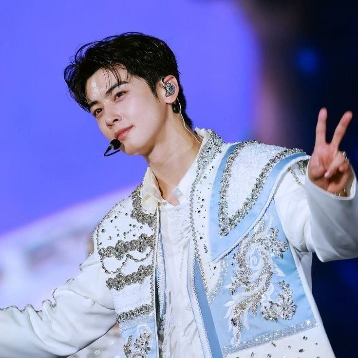 Recent activity shot of Eunwoo (ASTRO)