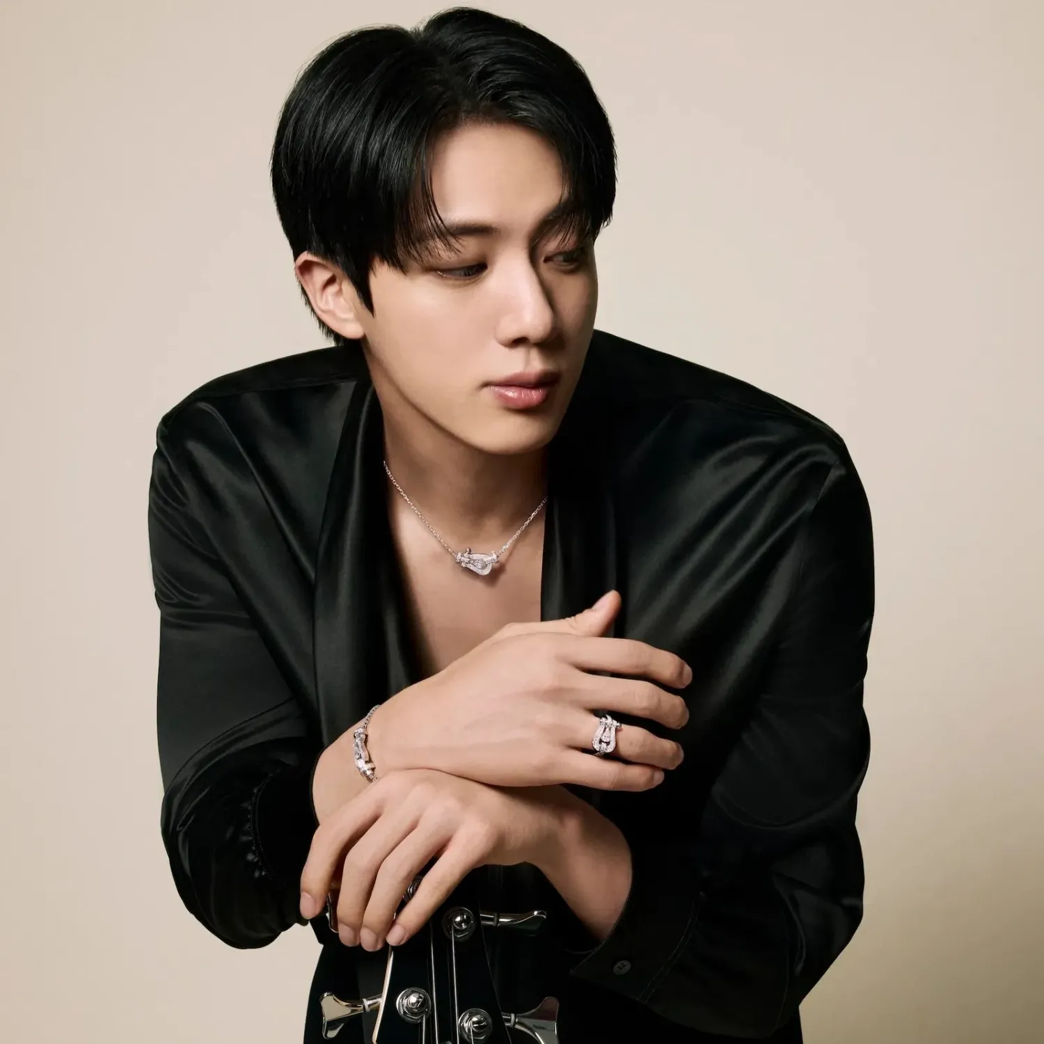 Foto aktivitas terbaru Jin (BTS)