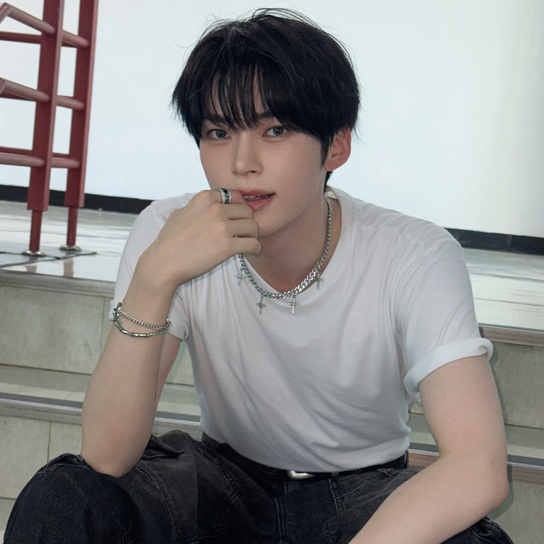 Recent activity shot of Sung Hanbin (ZEROBASEONE)