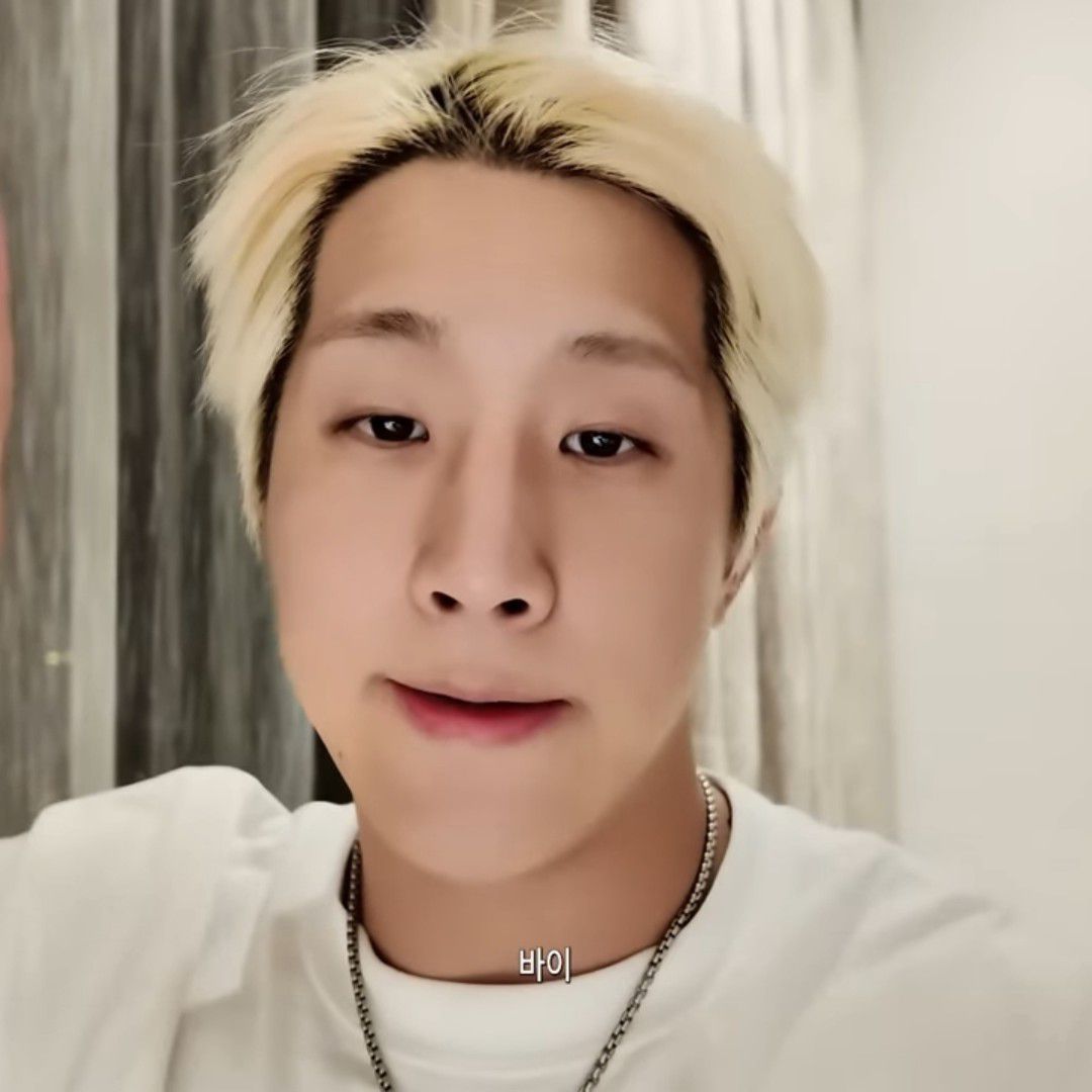 A moment captured by Jinjin (ASTRO)'s fan