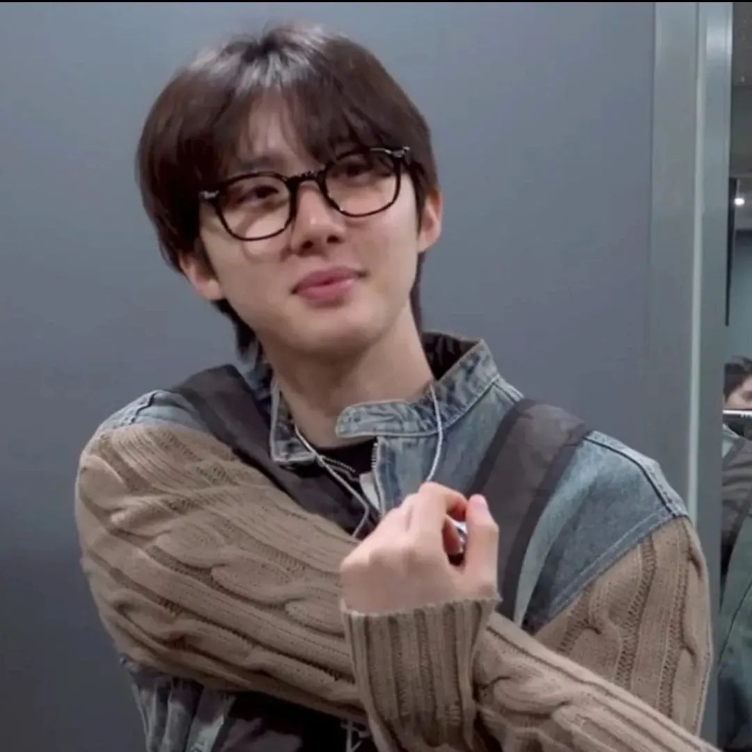 Latest photo of Hui (PENTAGON)