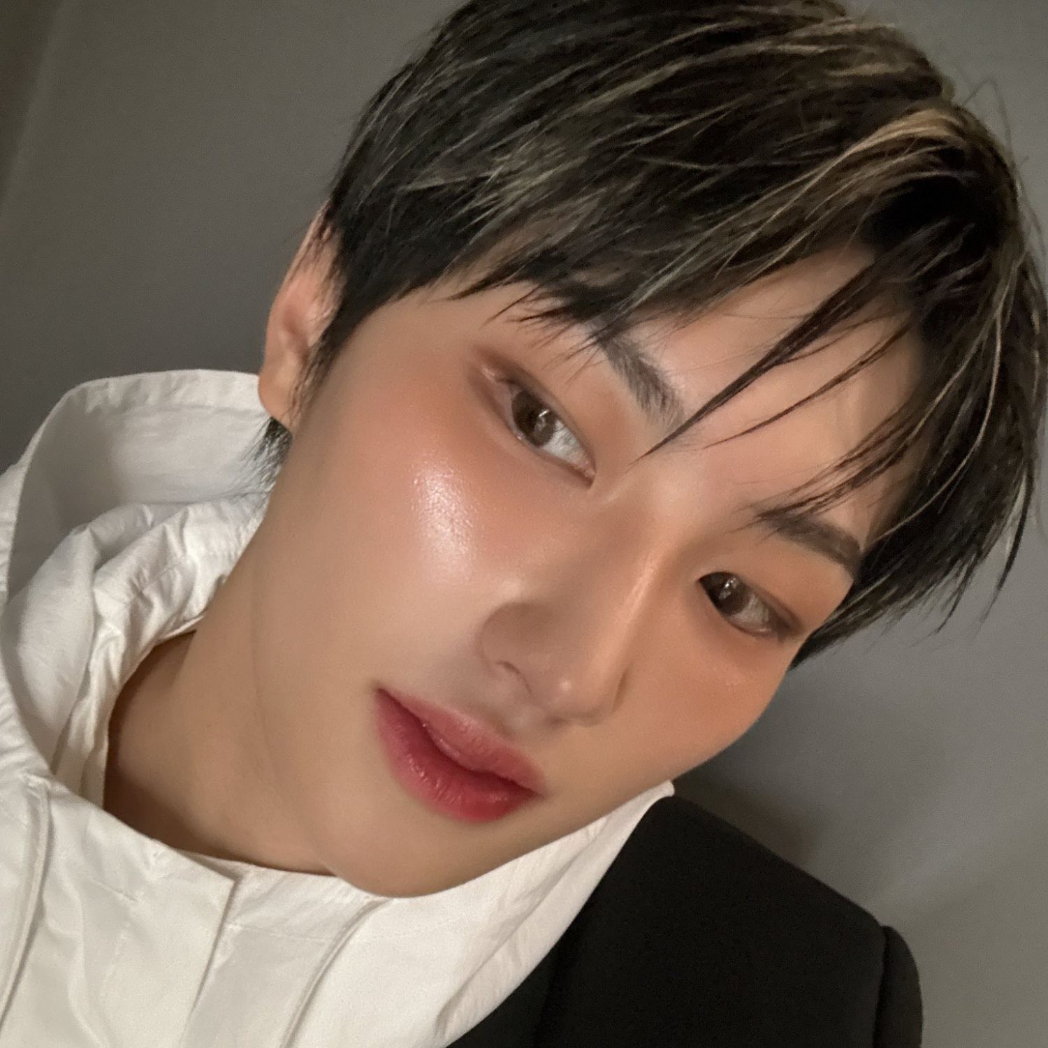 Behind-the-scenes cut of Taehun (TNX)