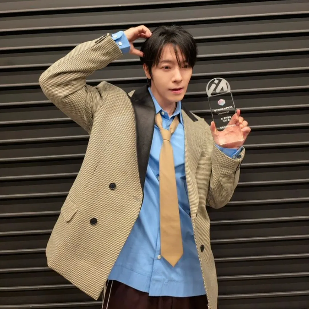 Behind-the-scenes cut of Donghae (Super Junior)