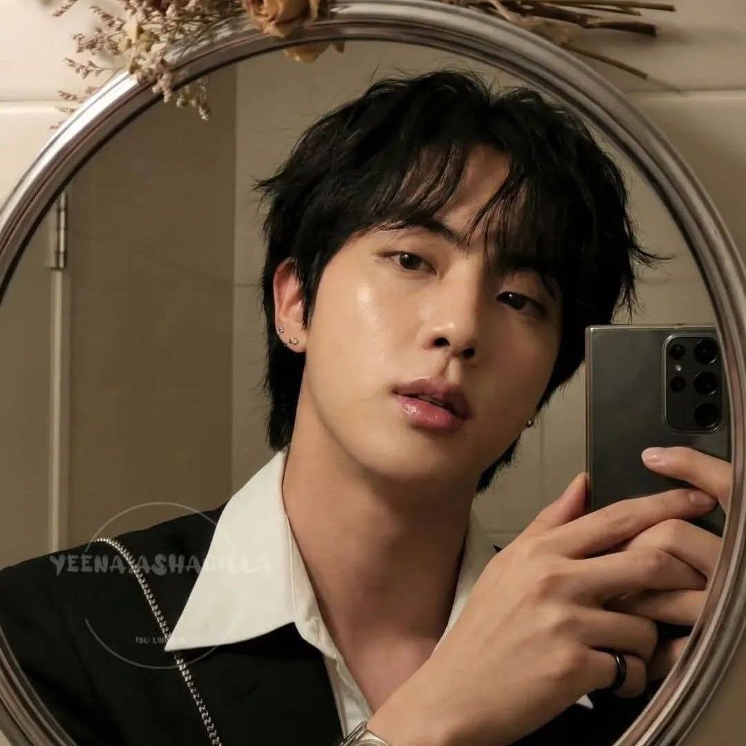 진 (방탄소년단)의 최신 사진