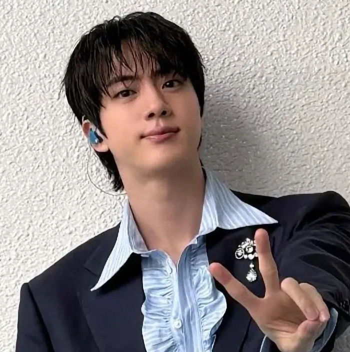 Latest photo of Jin (BTS)