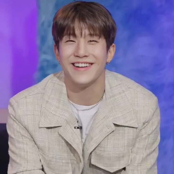 Behind-the-scenes cut of Jinjin (ASTRO)