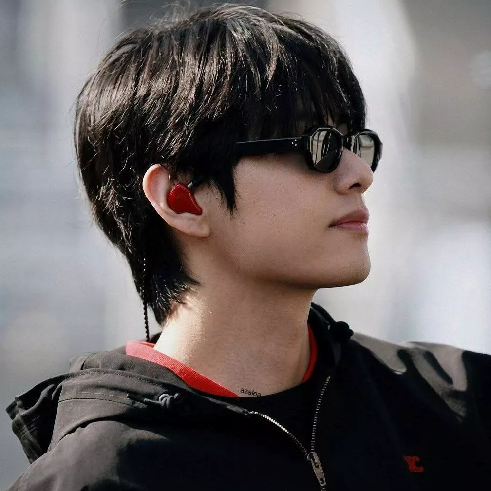 뷔 (방탄소년단)의 비하인드 컷