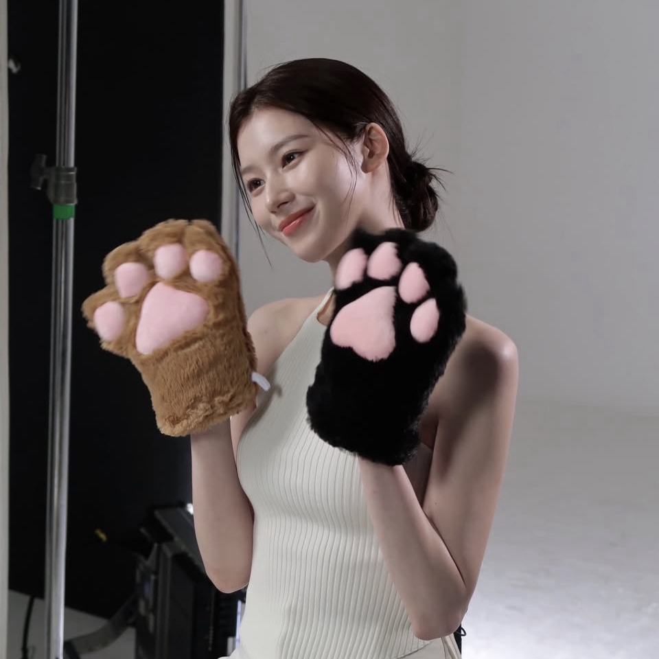 Sana (TWICE)的最新活动照片