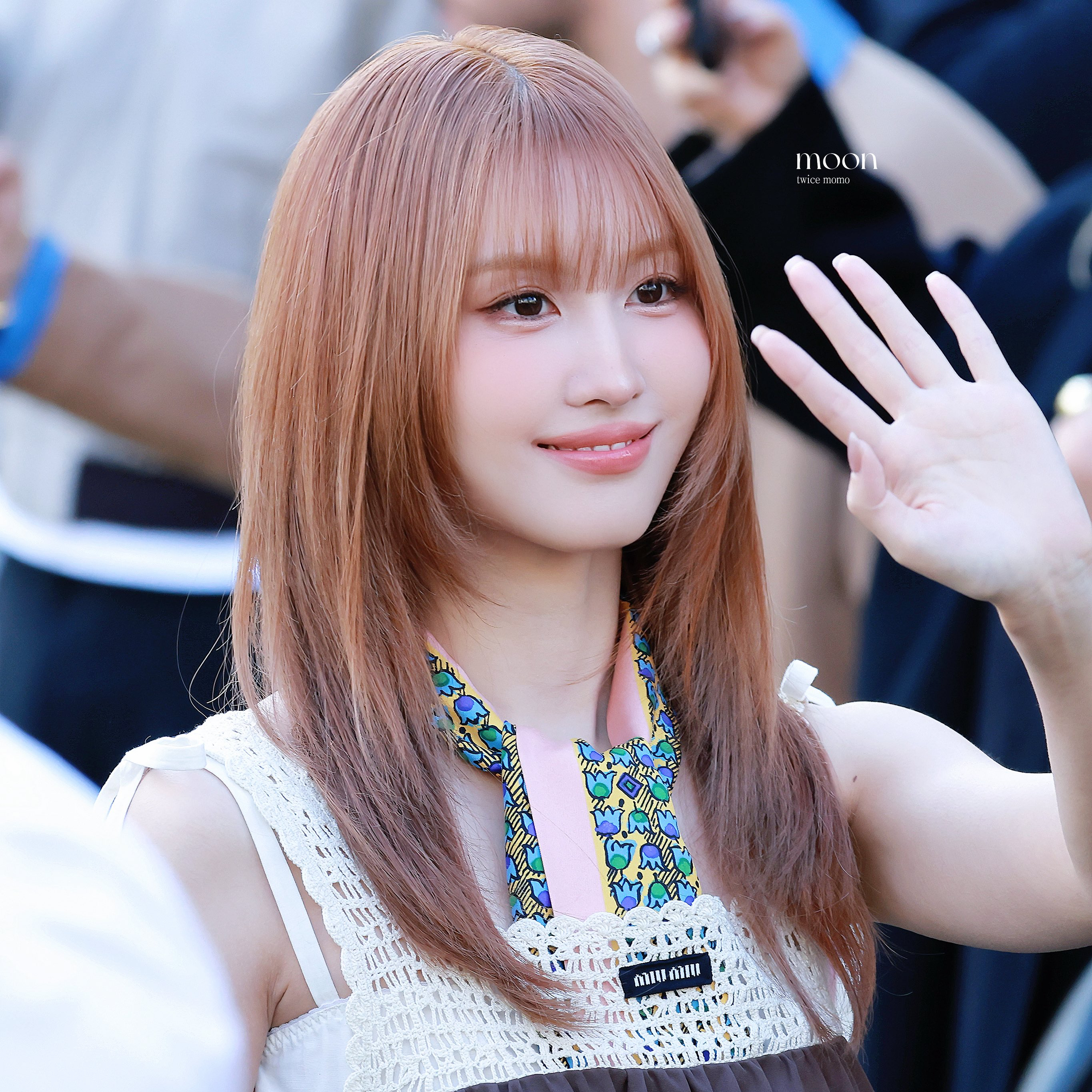 Foto aktivitas terbaru Momo (TWICE)