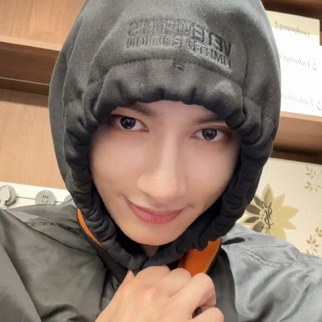 Recent activity shot of Jun (SEVENTEEN)
