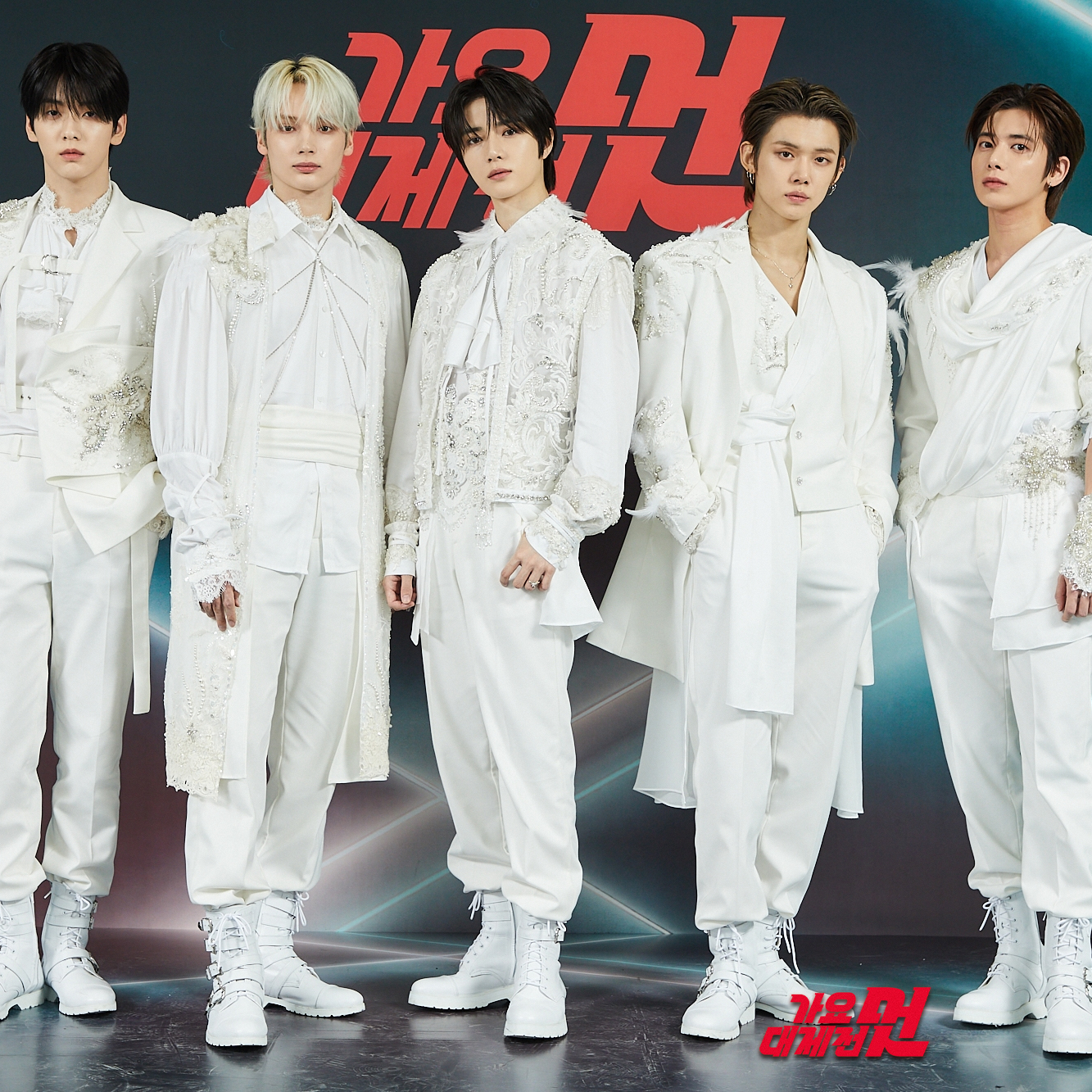 TOMORROW X TOGETHERの最近の活動写真