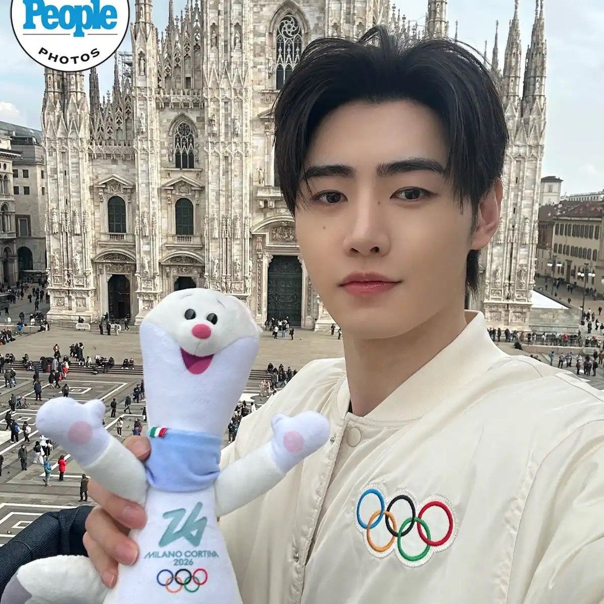 Foto aktivitas terbaru Sunghoon (ENHYPEN)