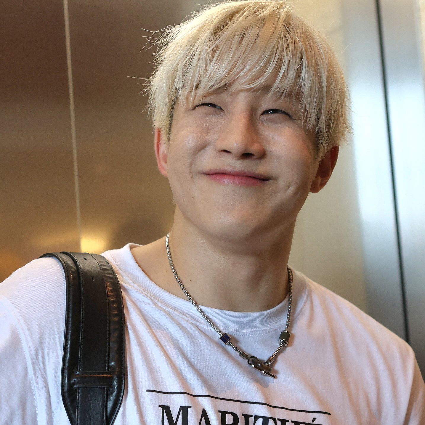 ASTROの舞台裏ショット