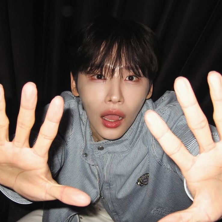 Foto aktivitas terbaru Jeon Woong (AB6IX)