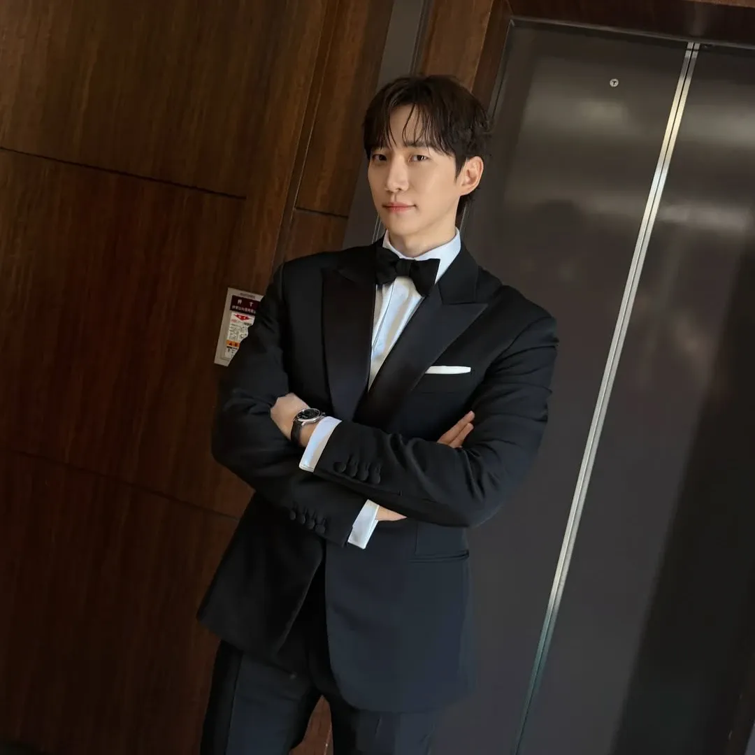 Latest photo of Junho (2PM)