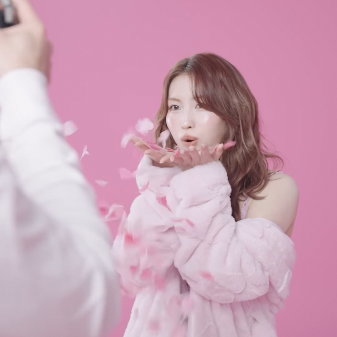 Potret di balik layar Momo (TWICE)