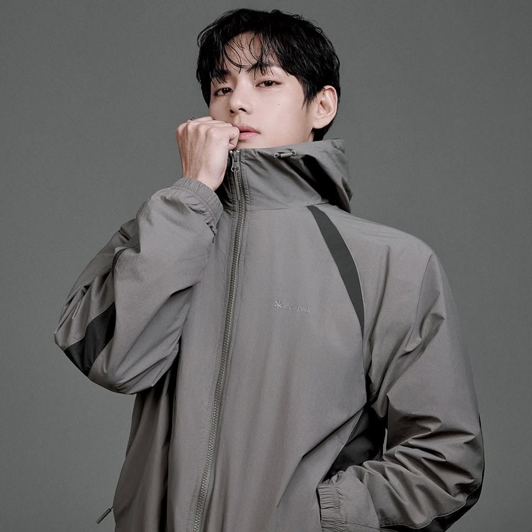 Latest photo of V (BTS)