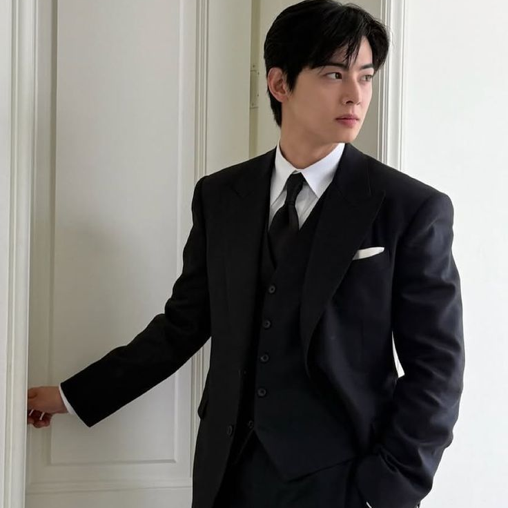 Recent activity shot of Eunwoo (ASTRO)