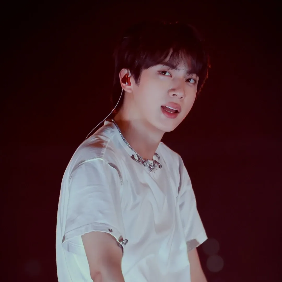 Behind-the-scenes cut of Jin (BTS)