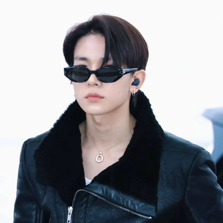 Behind-the-scenes cut of Heeseung