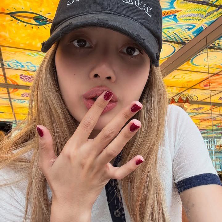 Lisa (BLACKPINK)的最新照片