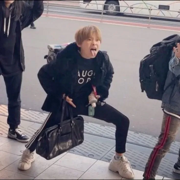 Foto terbaru NI-KI (ENHYPEN)