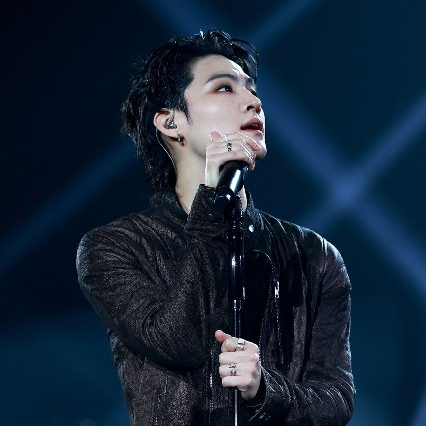 Latest photo of JAY B (GOT7)