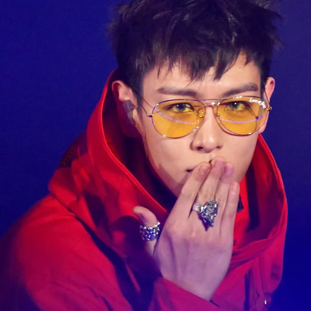 Behind-the-scenes cut of T.O.P