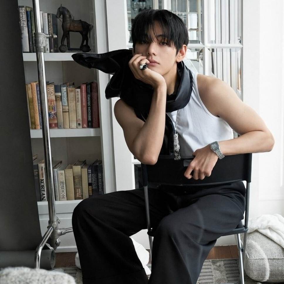 뷔 (방탄소년단)의 비하인드 컷