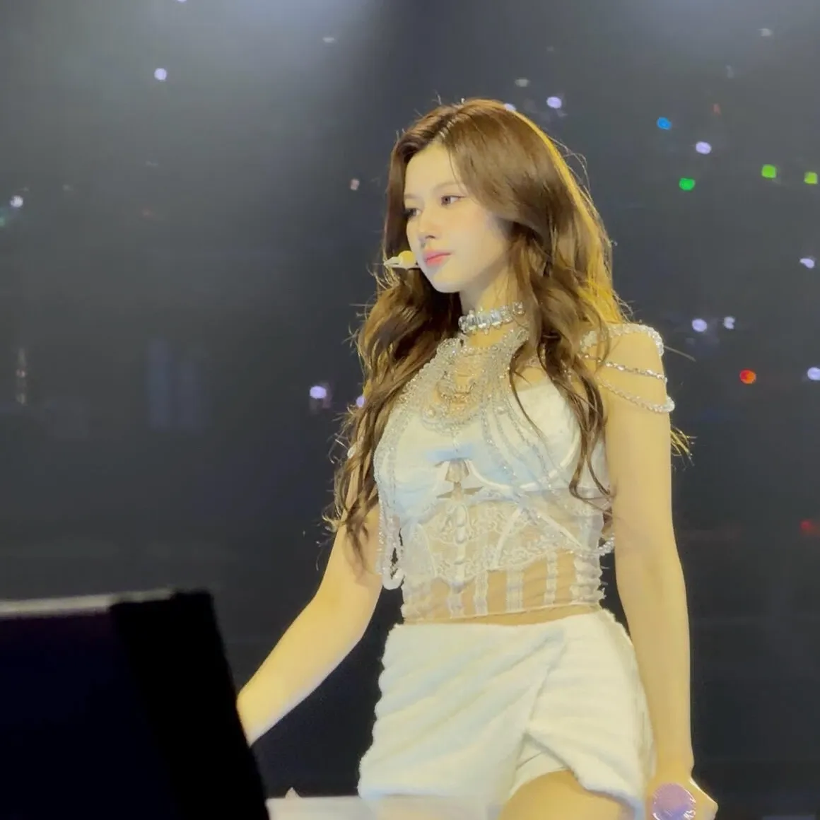 Momen yang diabadikan oleh penggemar Sana (TWICE)