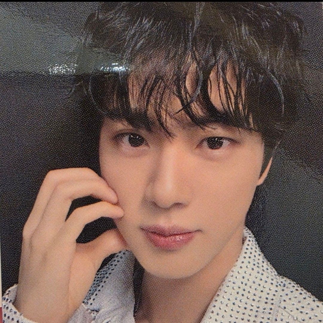 진 (방탄소년단) 최근 활동샷