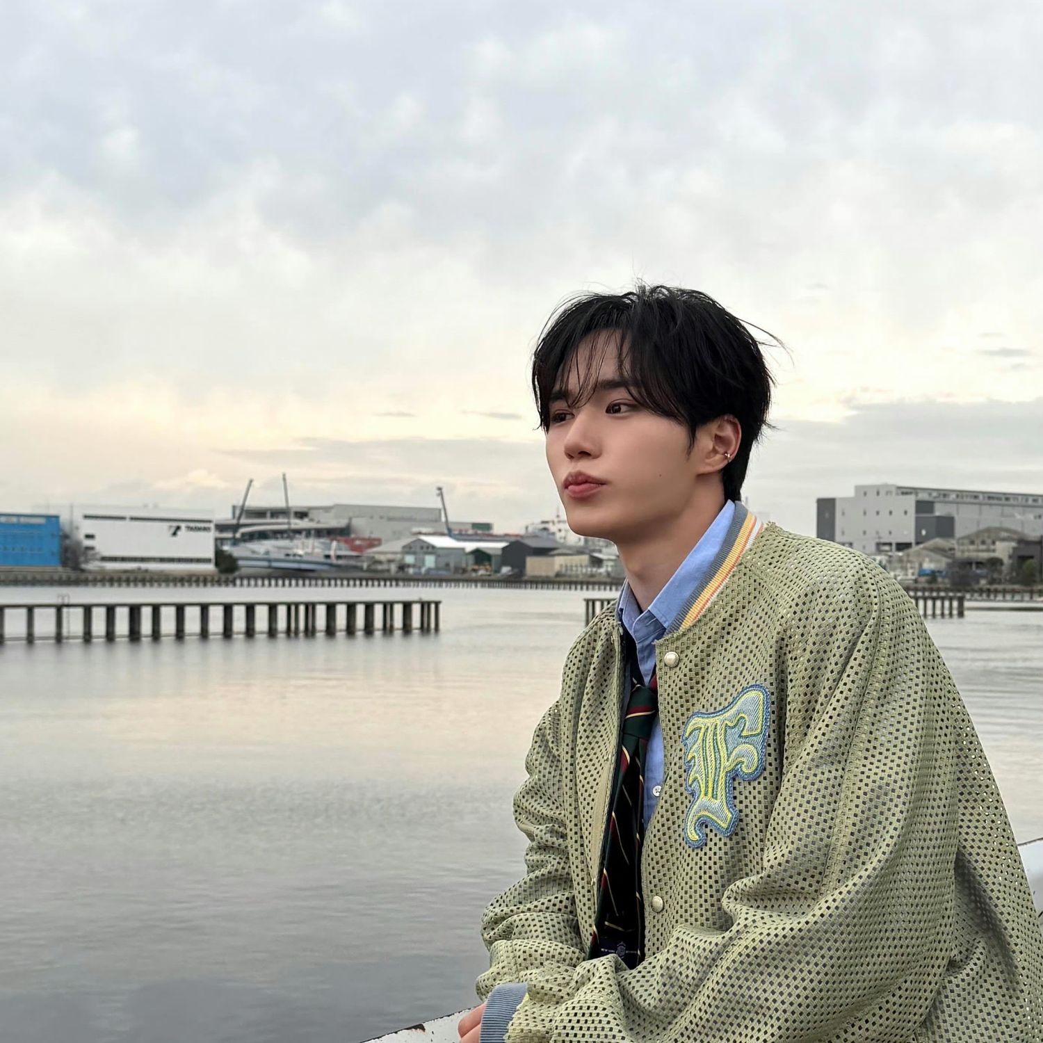 Behind-the-scenes cut of Kim Junseo (ALPHA DRIVE ONE)