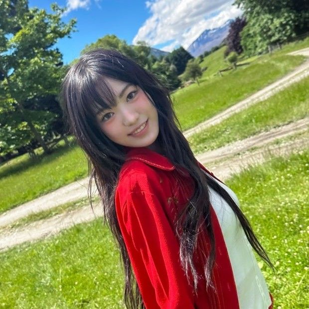 수이 (KiiiKiii)의 최신 사진