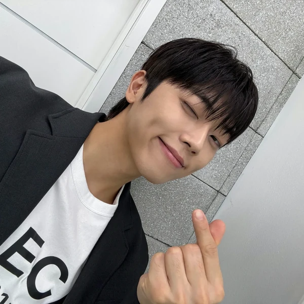 팬들이 사랑하는 민균 (온앤오프)의 인기 프로필 사진