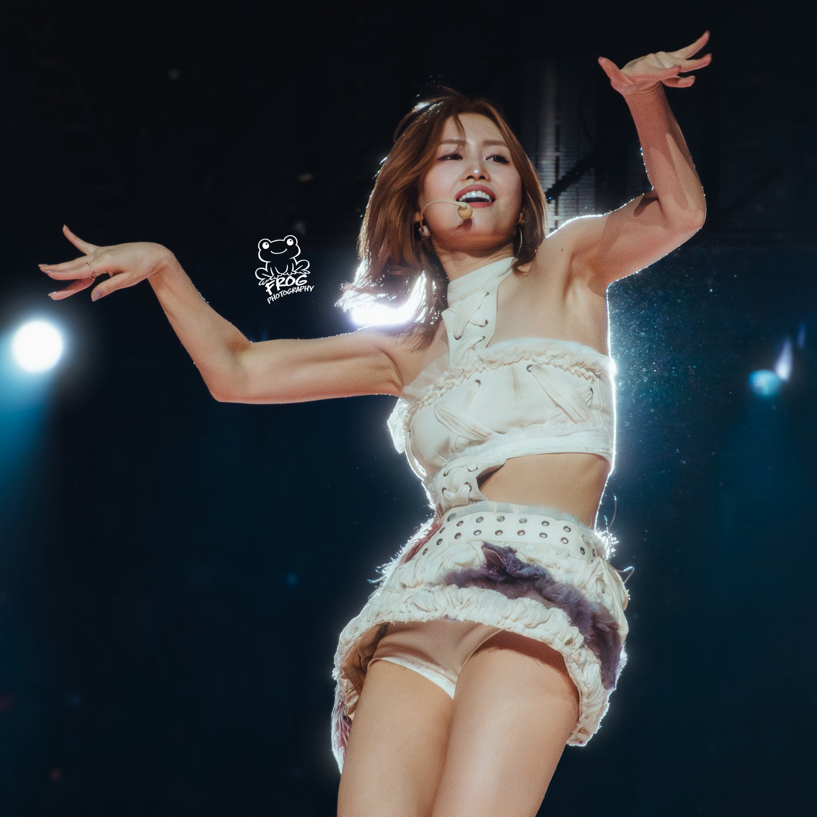 モモ (TWICE)の舞台裏ショット