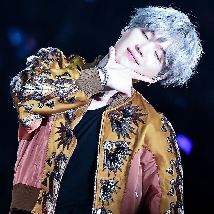 SUGA (BTS)の舞台裏ショット