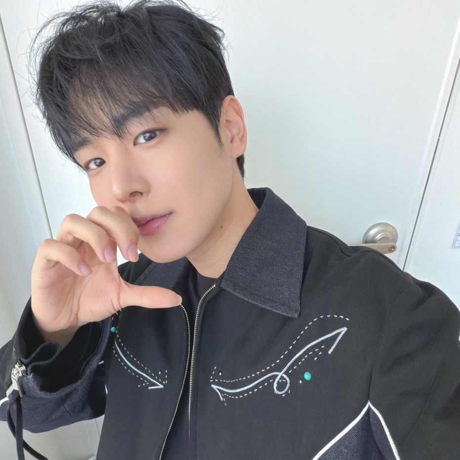 Latest photo of Choi Byungchan