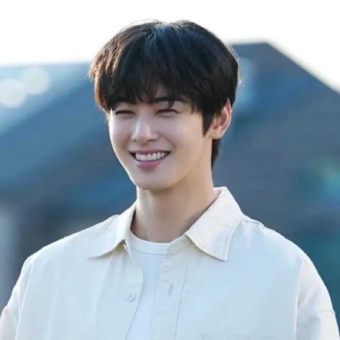 Latest photo of Eunwoo (ASTRO)