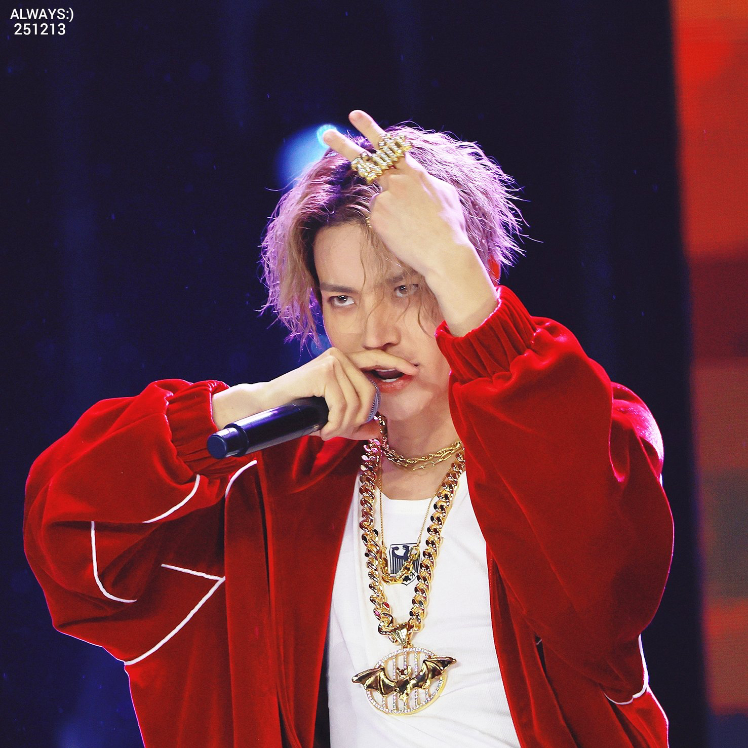 Foto terbaru Heeseung (ENHYPEN)