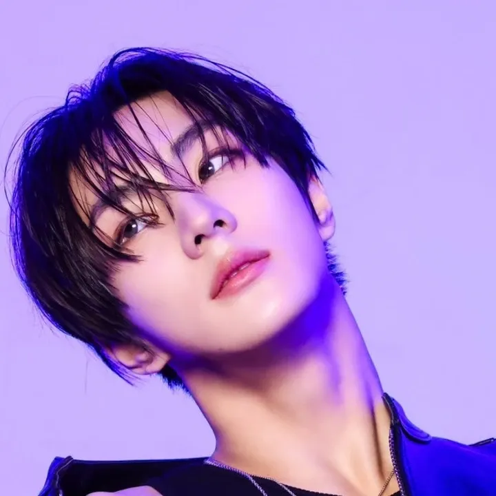 Latest photo of Jungwon (ENHYPEN)