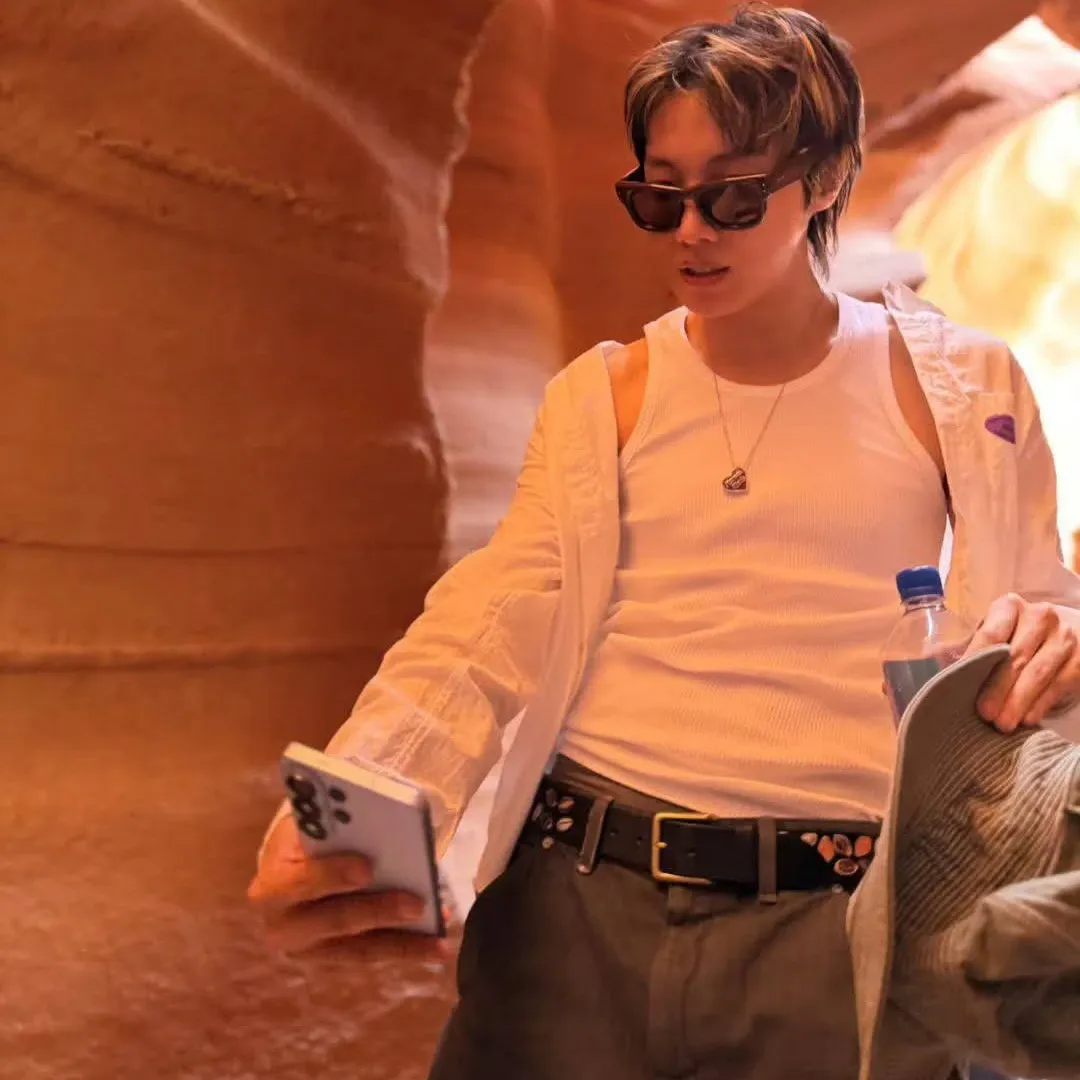 Foto aktivitas terbaru j-hope (BTS)