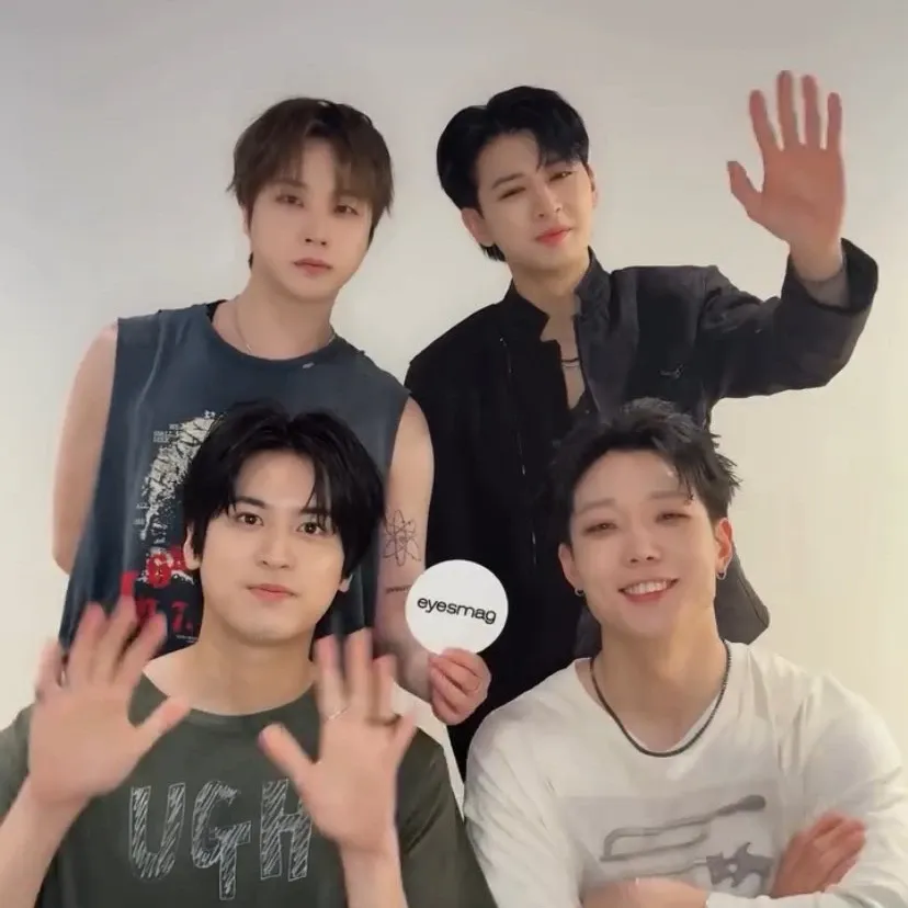 Latest photo of iKON