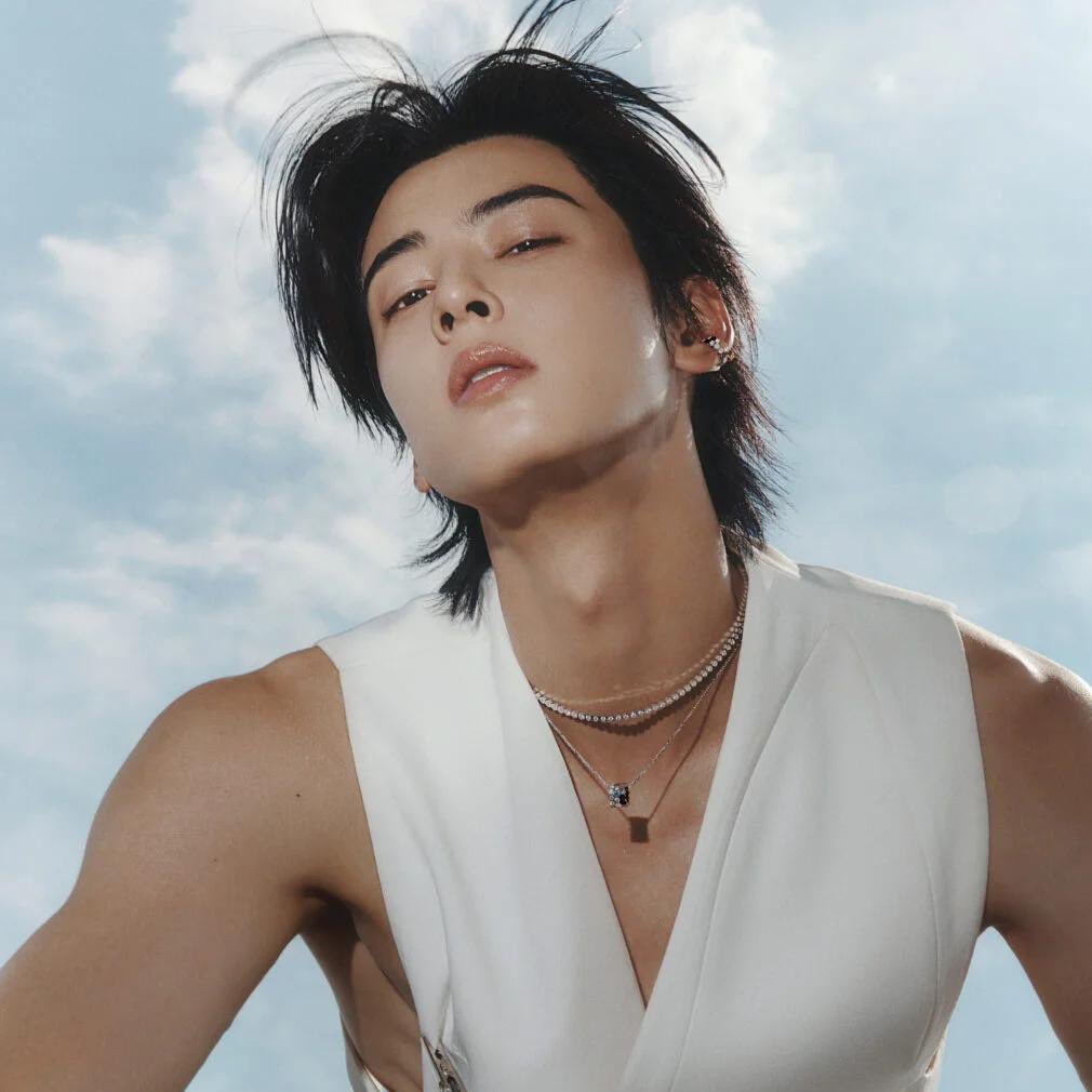 Recent activity shot of Eunwoo (ASTRO)