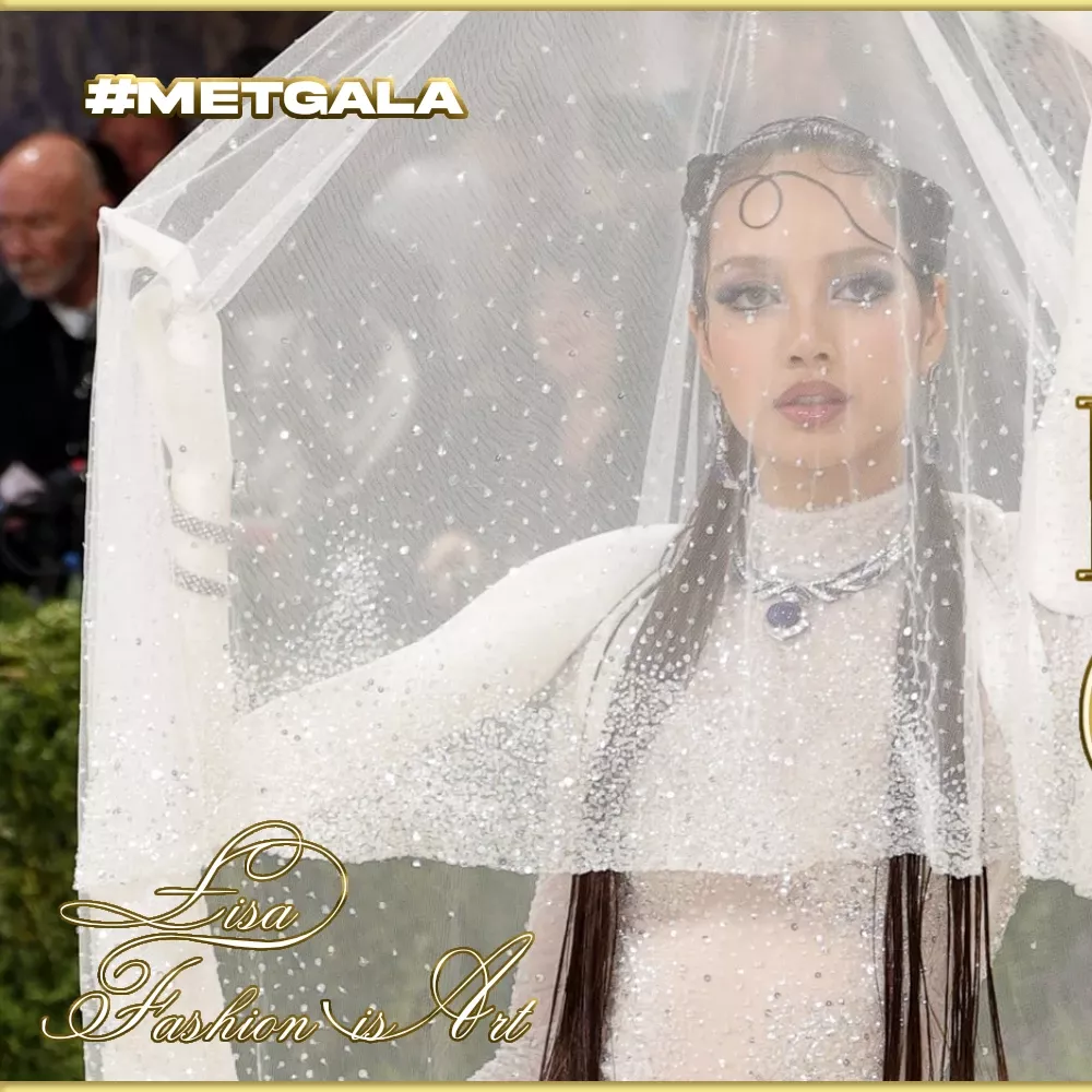 Momen yang diabadikan oleh penggemar Lisa (BLACKPINK)