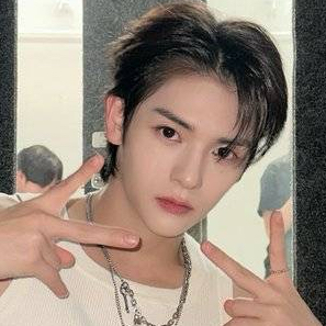 Recent activity shot of Sungyun (n.SSign)