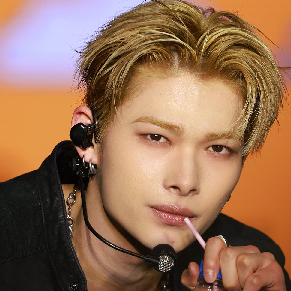 NI-KI (ENHYPEN)的最新照片