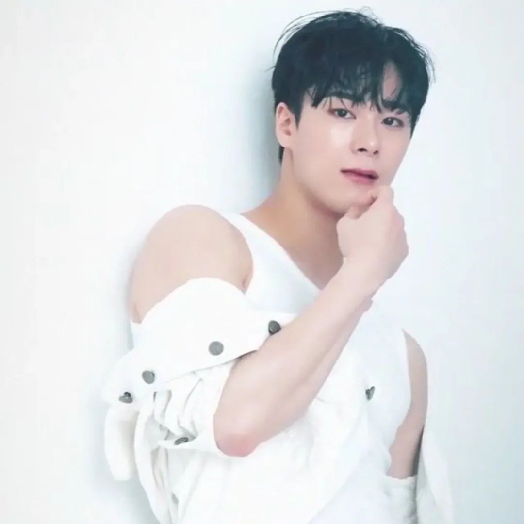 Latest photo of Moonbin (ASTRO)