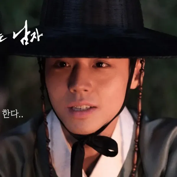 Behind-the-scenes cut of Park Jihoon