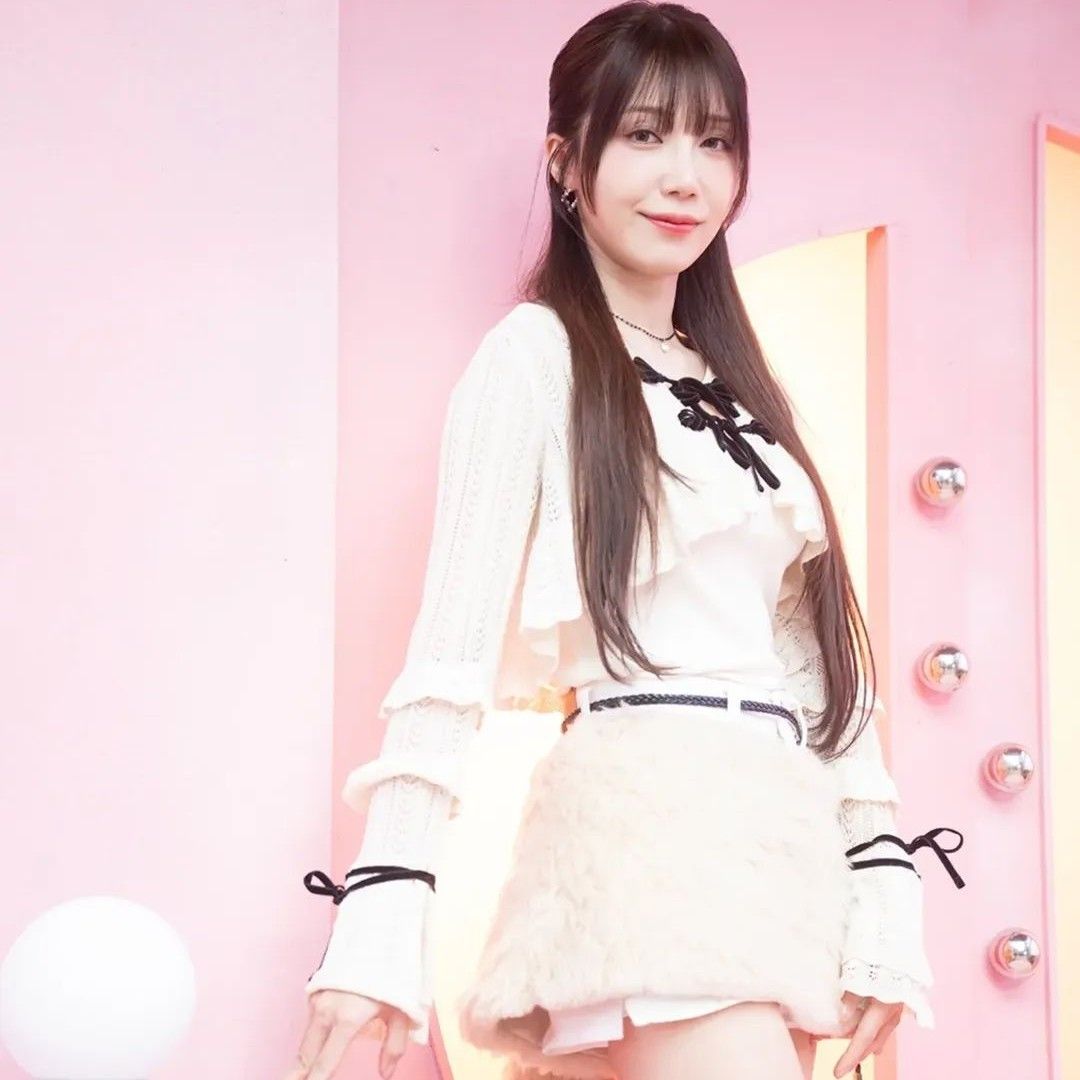 Behind-the-scenes cut of Jeong Eunji (Apink)