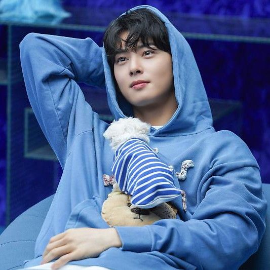 Latest photo of Eunwoo (ASTRO)